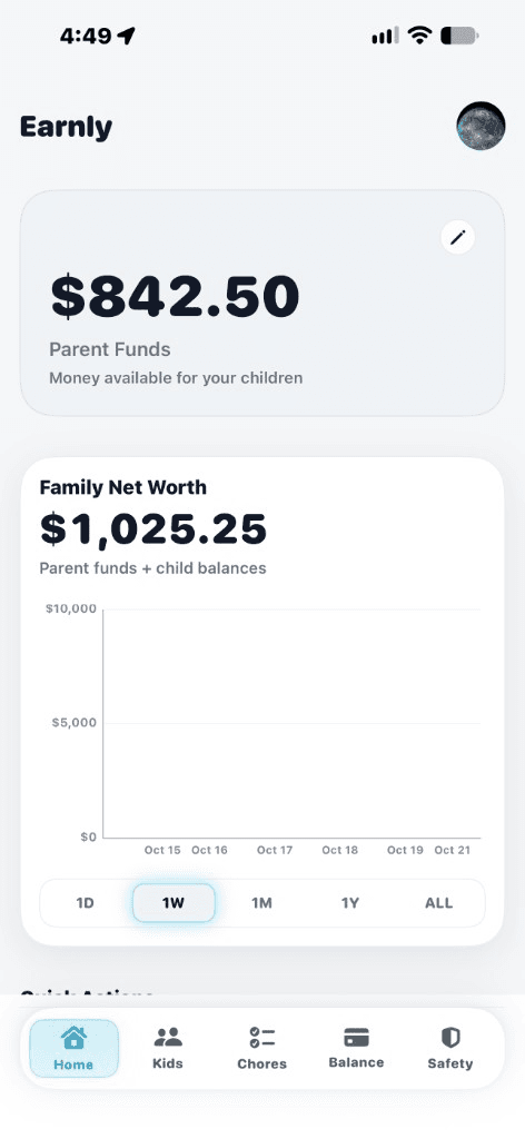 Earnly home screen with family balance and growth chart